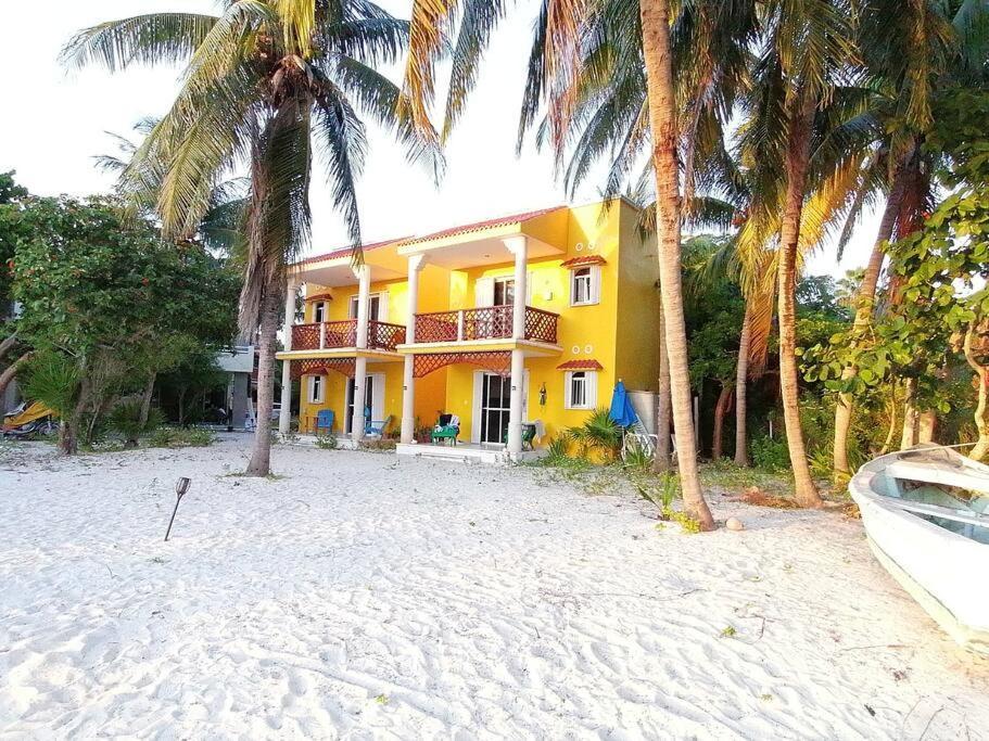 Marysol Beachfront Next To Nomads D6 Isla Mujeres Exterior photo