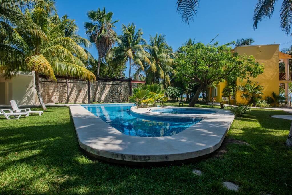 Marysol Beachfront Next To Nomads D6 Isla Mujeres Exterior photo