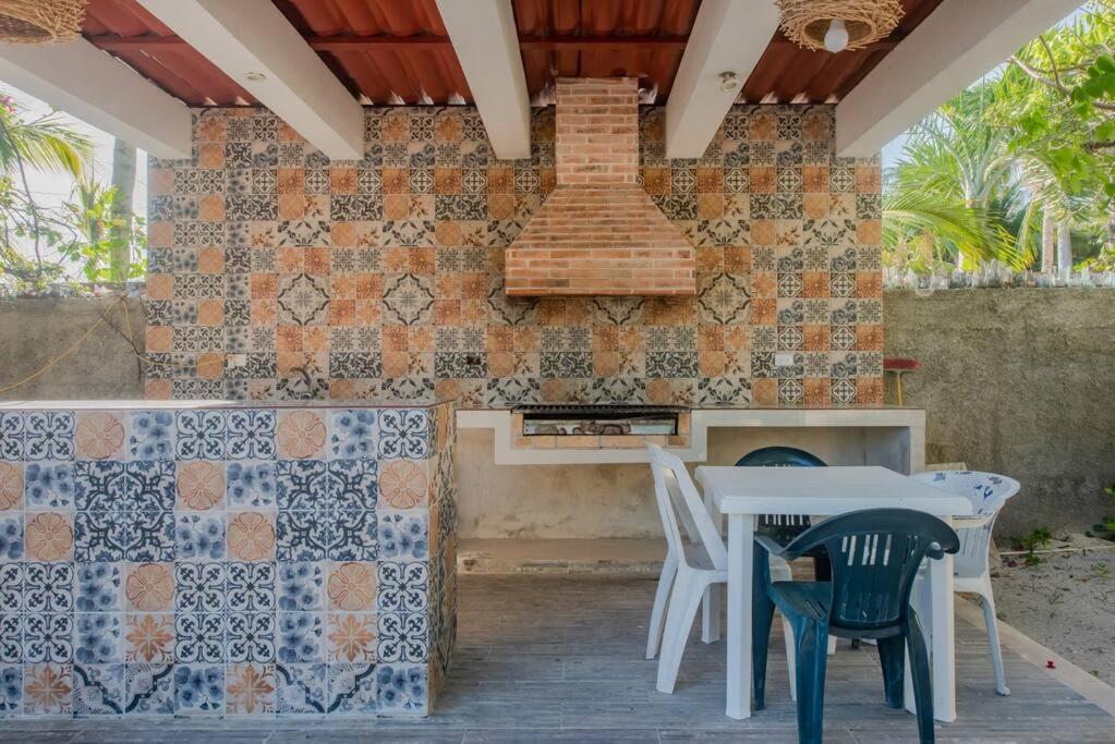 Marysol Beachfront Next To Nomads D6 Isla Mujeres Exterior photo