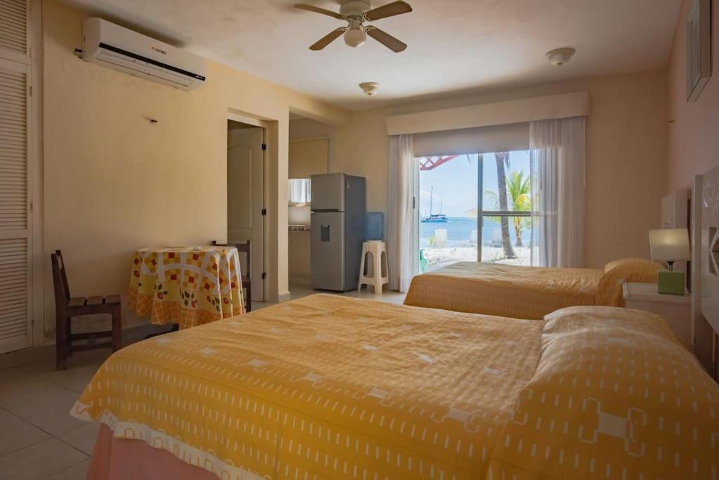 Marysol Beachfront Next To Nomads D6 Isla Mujeres Exterior photo