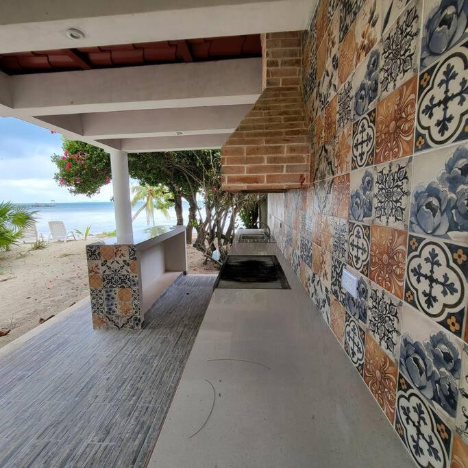 Marysol Beachfront Next To Nomads D6 Isla Mujeres Exterior photo
