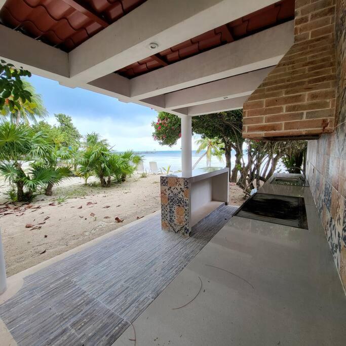 Marysol Beachfront Next To Nomads D6 Isla Mujeres Exterior photo